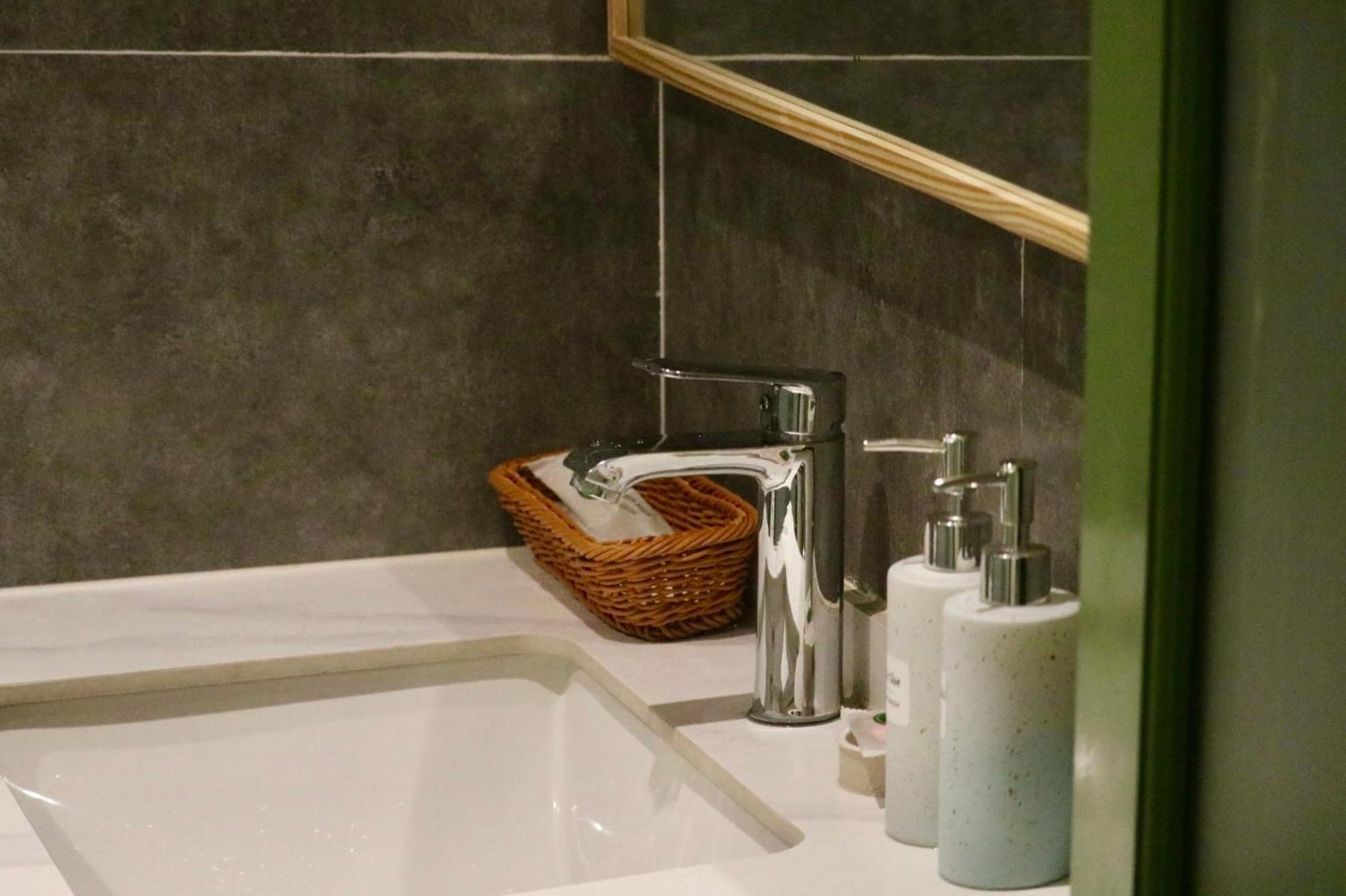 The Urban Westlake Apartment Ανόι Εξωτερικό φωτογραφία